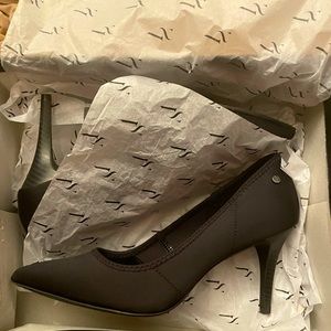 Vera Wang Black Stilettos~9